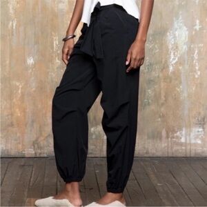 Paskho Black Serene Bow Tie Waist Ultra
Comfortable Jogger Pants size Large